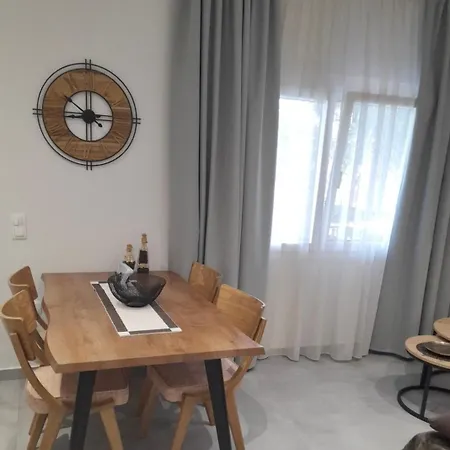 Adams Apartment *